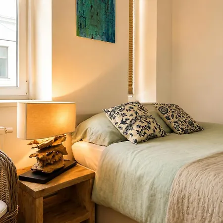 Bright & Cozy In Centre