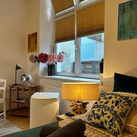Bright & Cozy In Centre Praha